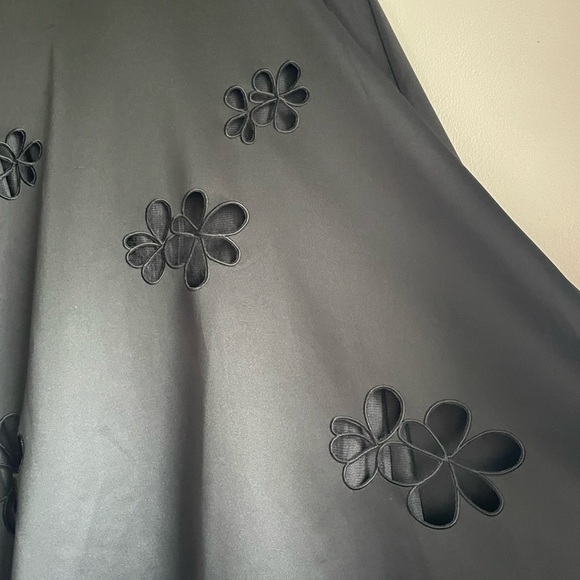 Beautiful elegant  Black flared skirt by Catherine Malandrino. Size 4 - Picture 3 of 9